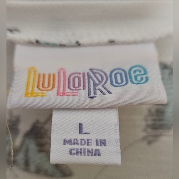 Lularoe Butterfly Print Causal T-shirt - Picture 4 of 5